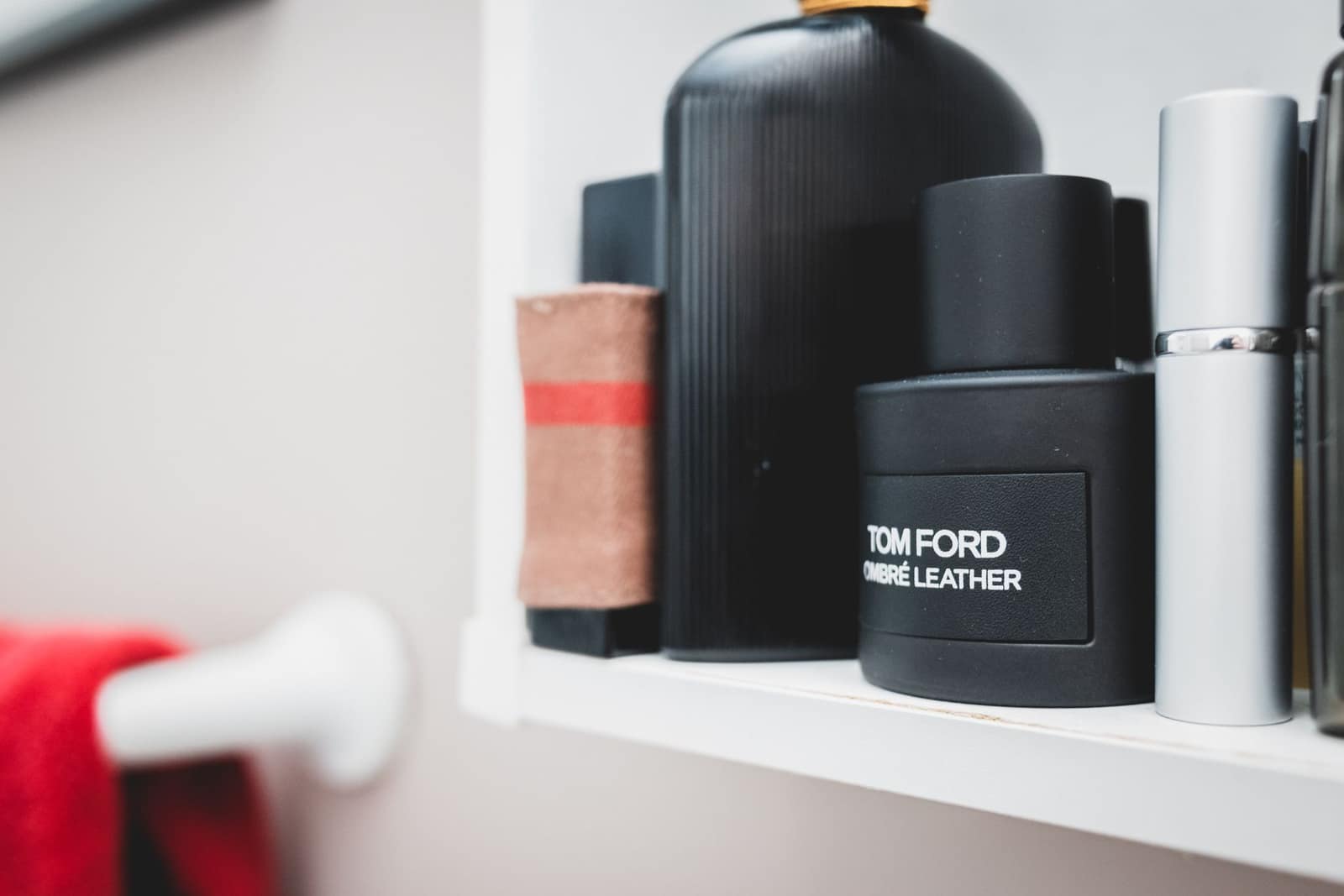 Cologne vs Deodorant: What Each One Does